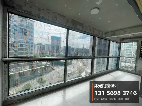 沐光门窗案例：新楼盘封阳台（整面）